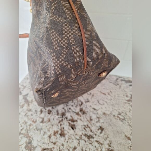 Michael Kors brown leather logo tote bag. - Picture 4 of 10